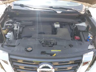 2018 Nissan Pathfinder SV