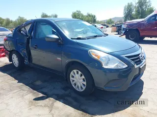 2016 Nissan Versa SV