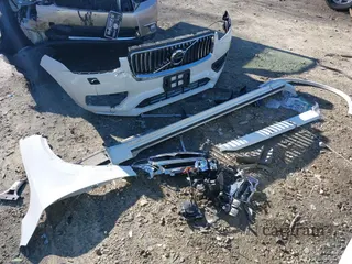 2021 Volvo XC90 Momentum
