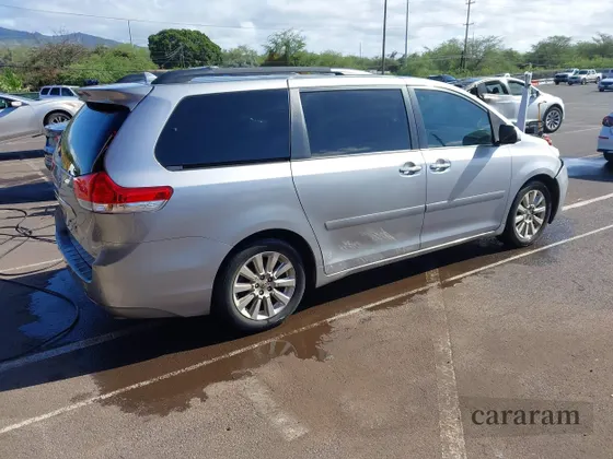 2011 Toyota Sienna XLE