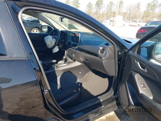 2015 Mazda 3 i SV
