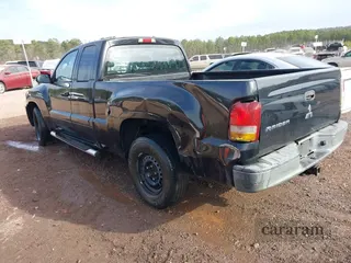 2008 Mitsubishi Raider LS
