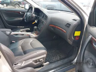 2005 Volvo XC70