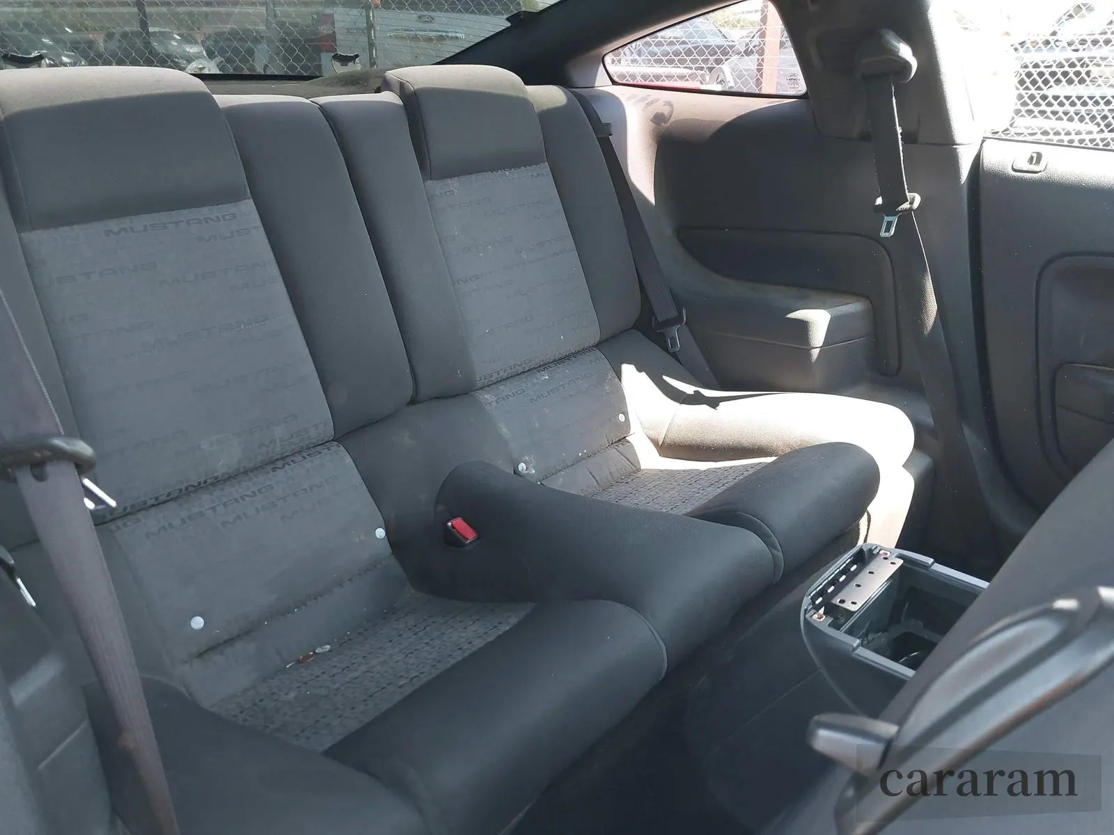 2005 Ford Mustang Deluxe