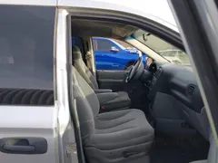 2005 Dodge Caravan SE