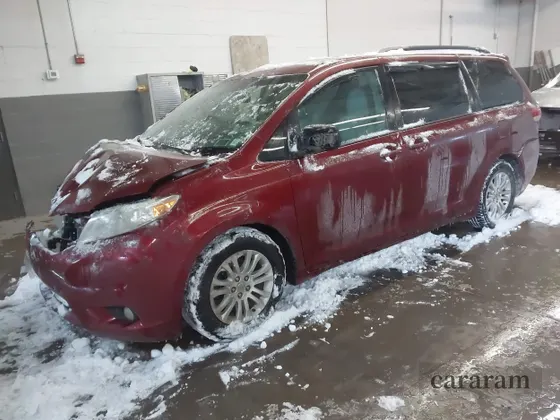 2013 Toyota Sienna XLE