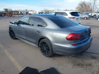 2017 Volkswagen Passat R-Line