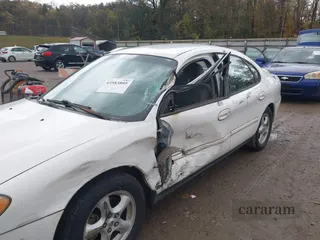 2002 Ford Taurus SE Standard
