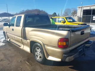 2000 Chevrolet Silverado 1500 LS