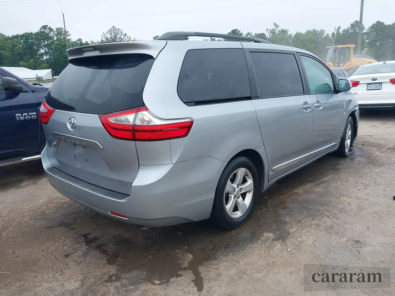 2017 Toyota Sienna LE Auto Access Seat