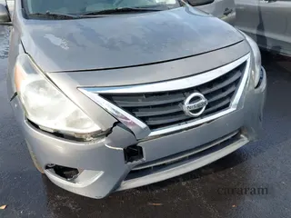2016 Nissan Versa SV