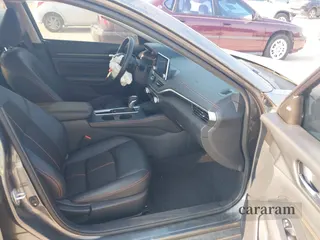2022 Nissan Altima SR