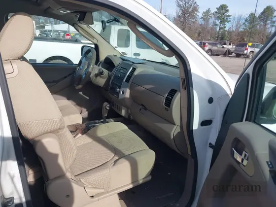 2010 Nissan Frontier LE