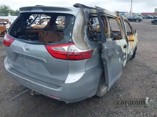 2017 Toyota Sienna XLE