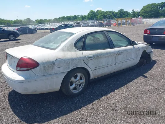 2004 Ford Taurus SE