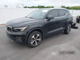 2024 Volvo XC40 Plus Bright Theme