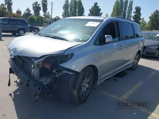 2017 Toyota Sienna SE