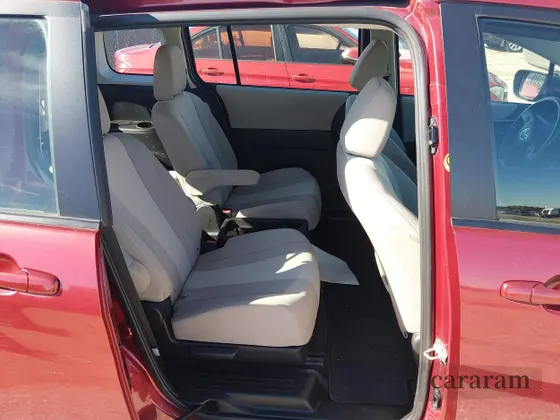 2013 Mazda 5 Sport