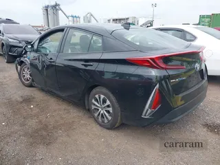 2021 Toyota Prius LE