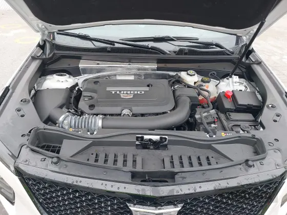 2024 Cadillac XT4 AWD Sport