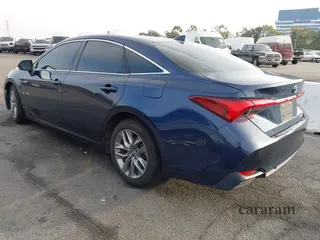 2020 Toyota Avalon Hybrid XLE