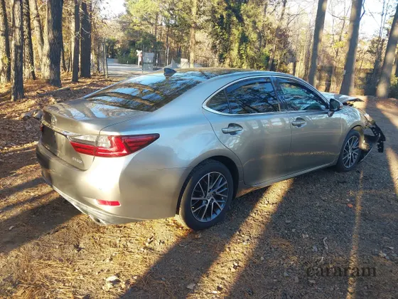 2016 Lexus ES 330