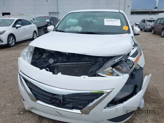 2017 Nissan Versa SV