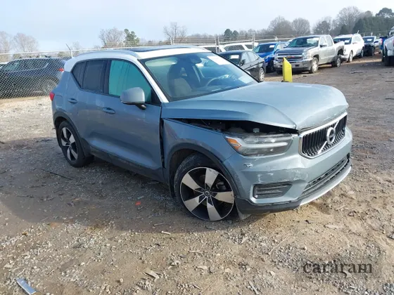 2020 Volvo XC40 Momentum