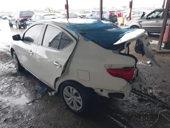 2019 Nissan Versa S Plus
